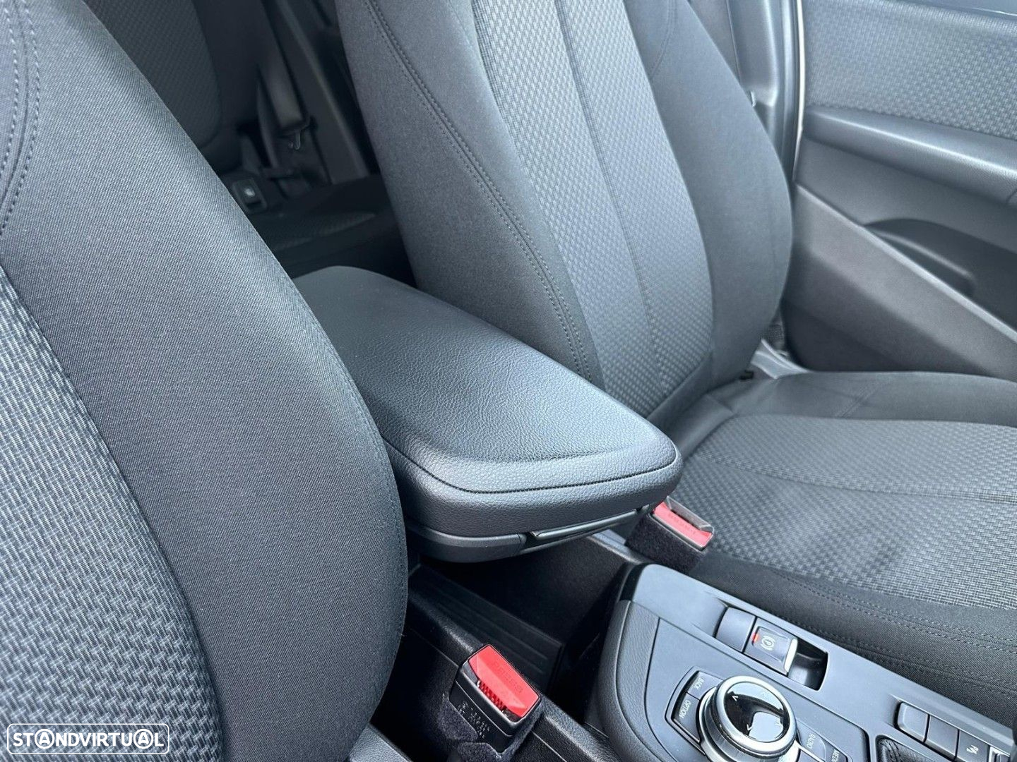 BMW X1 16 d sDrive Advantage - 33