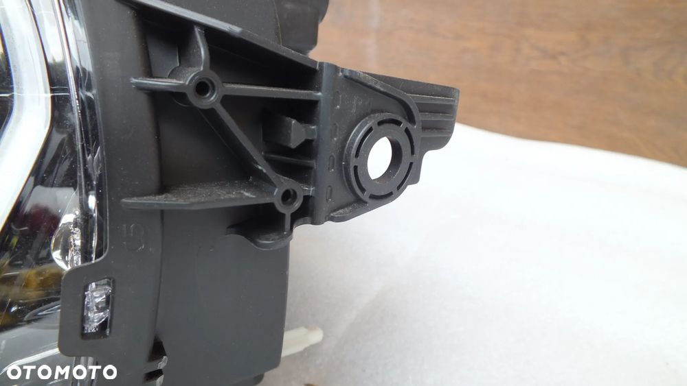 Lampa przednia lewa prawa Fulled Citroen C3  III - 11