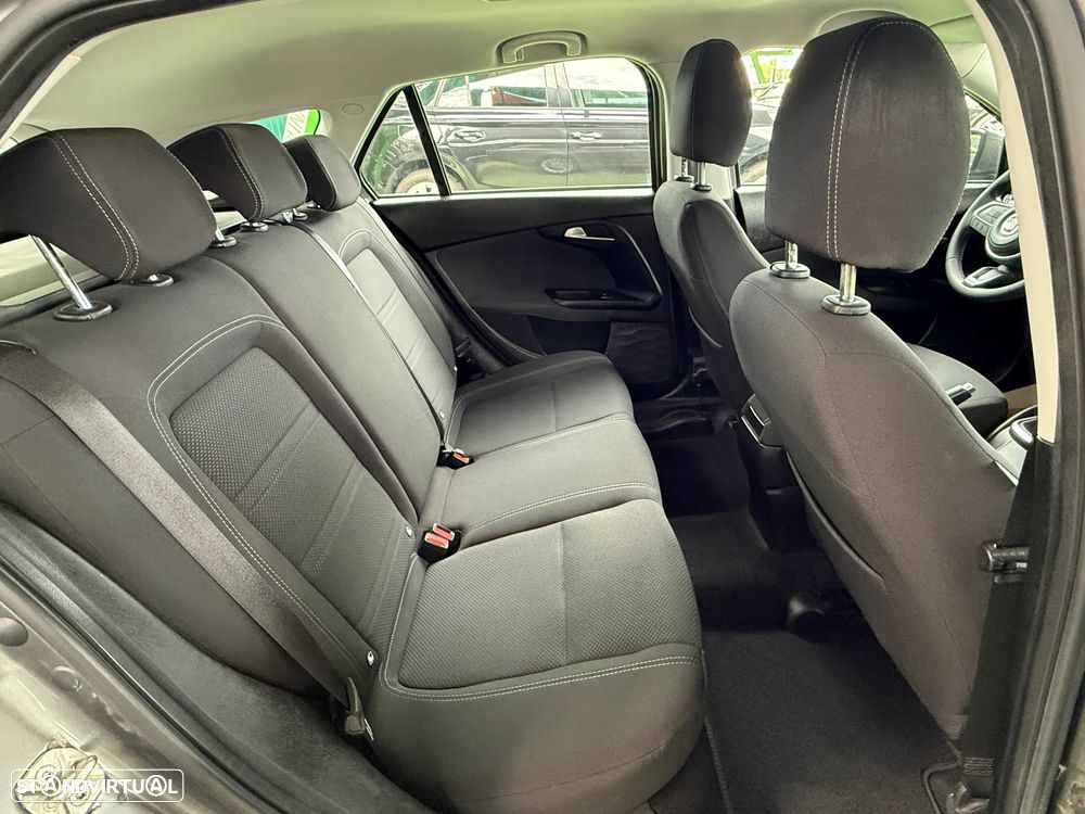 Fiat Tipo Station Wagon 1.3 M-Jet Lounge - 21
