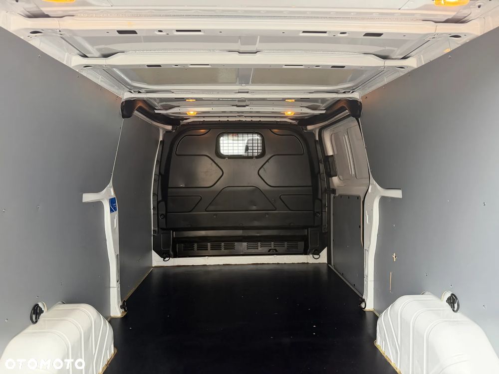 Ford Custom L2H1 - 13