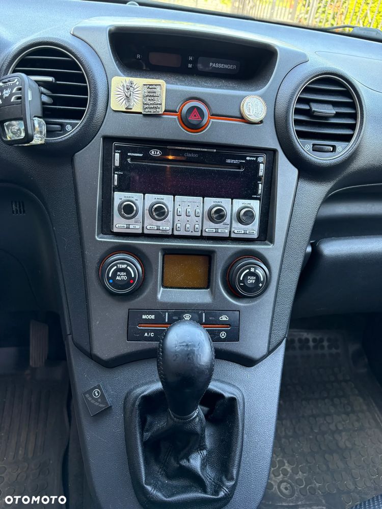 Kia Carens 2.0 EX - 3