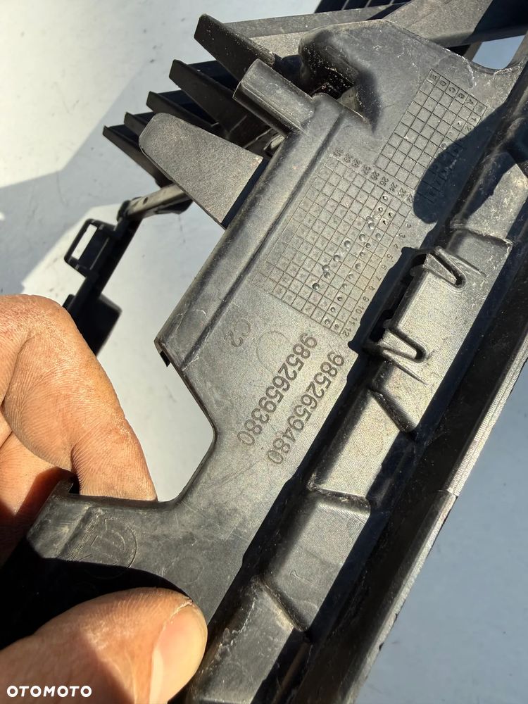 PEUGEOT 2008 II LIFT KRATKA ŚRODKOWA ZDERZAKA 9852659480 - 10