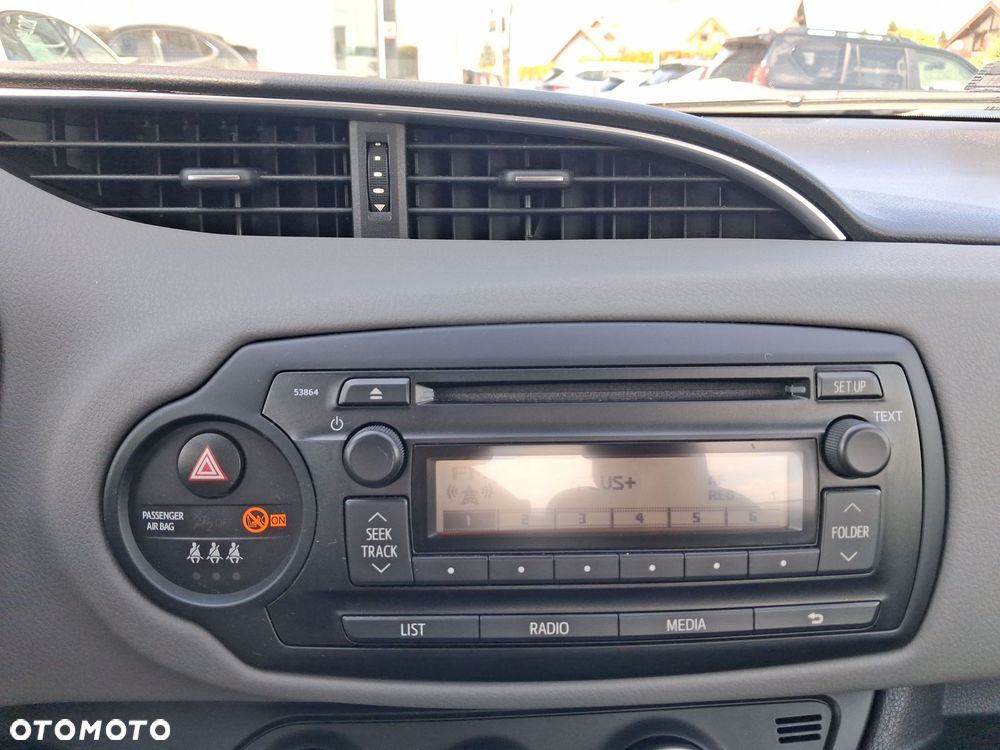 Toyota Yaris - 25