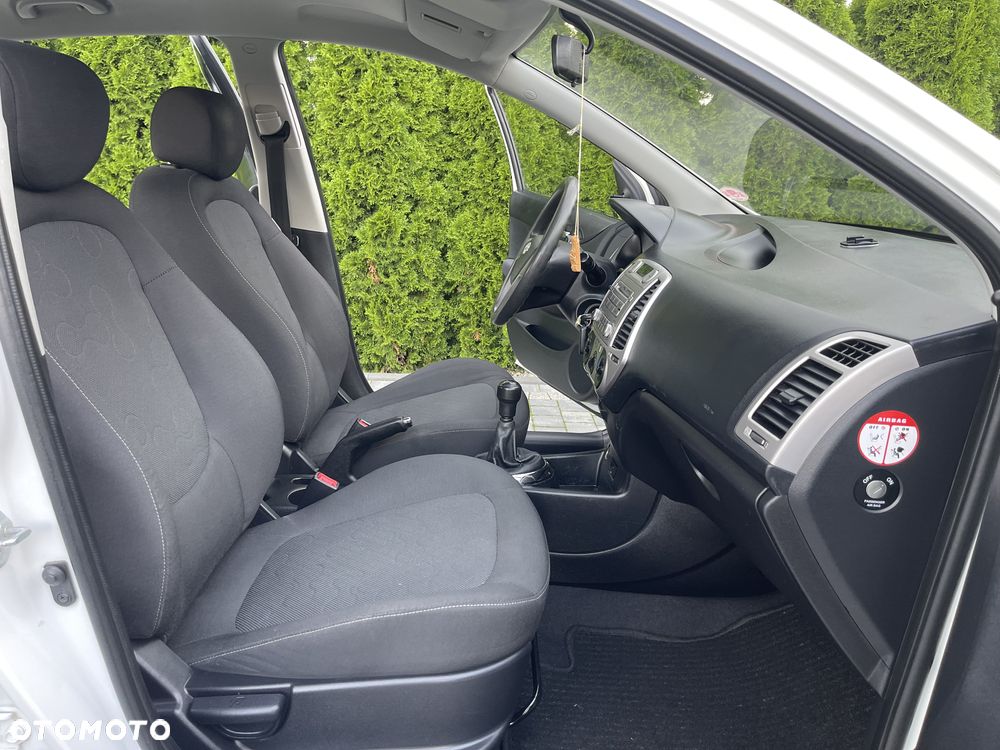 Hyundai i20 - 18