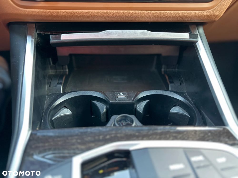 BMW Seria 3 320d xDrive M Sport sport - 25