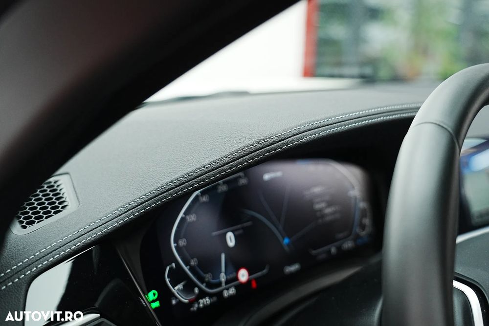 BMW Seria 3 330e xDrive Aut. Sport Line - 29