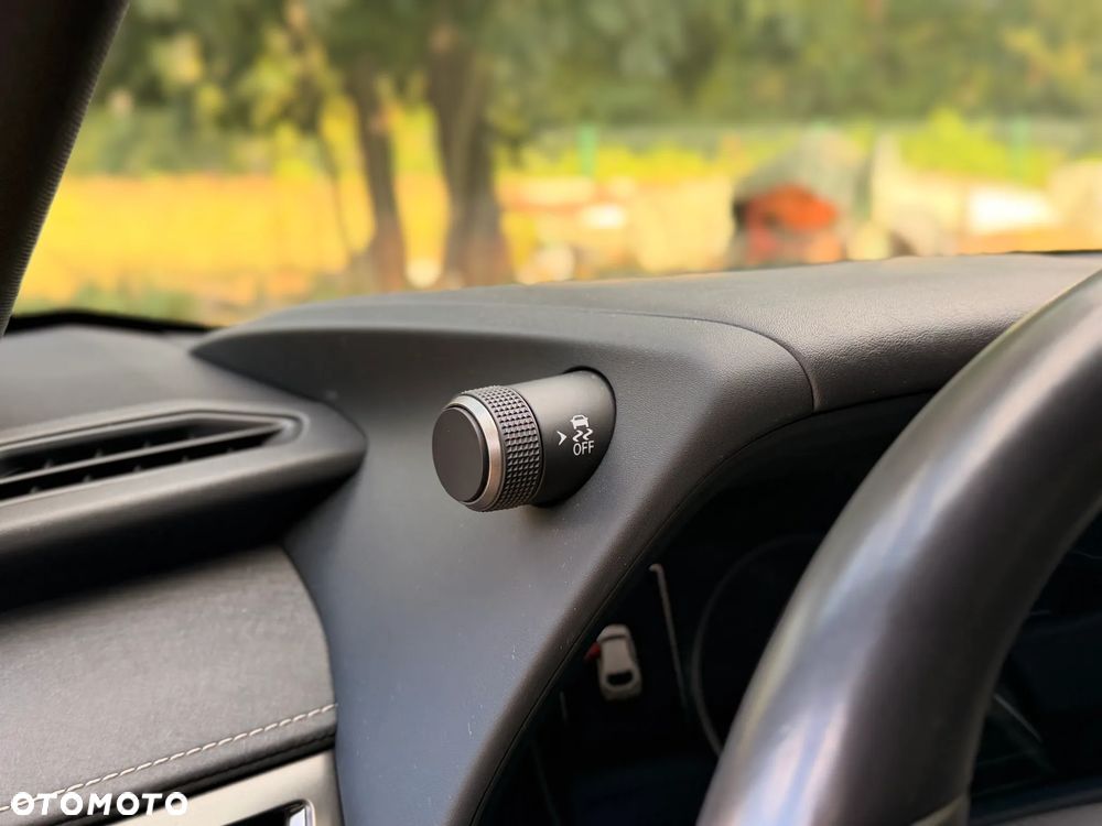 Lexus UX 250h GPF Business 2WD - 11
