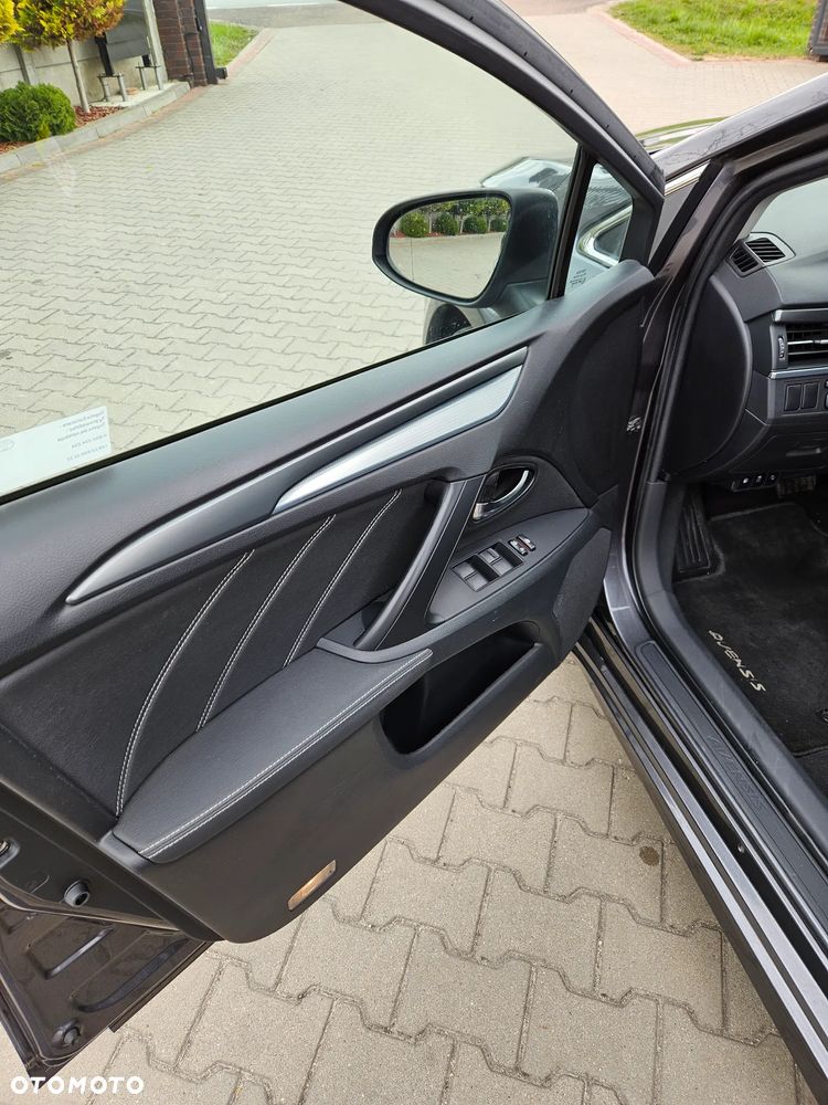 Toyota Avensis 1.8 Premium MS - 15