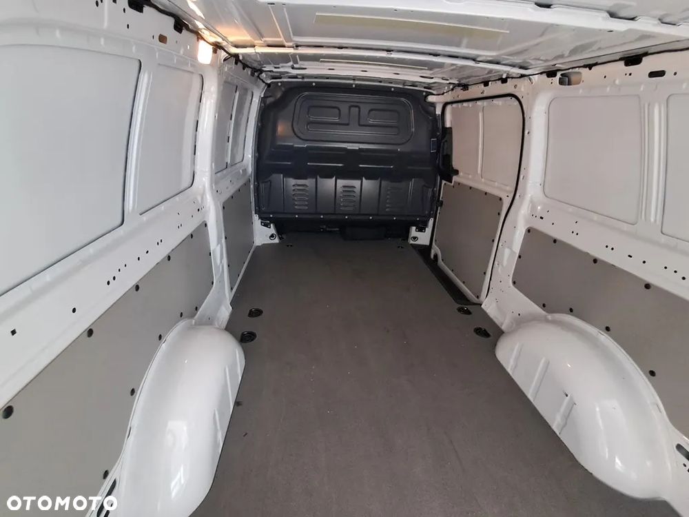 Mercedes-Benz eVito - 15