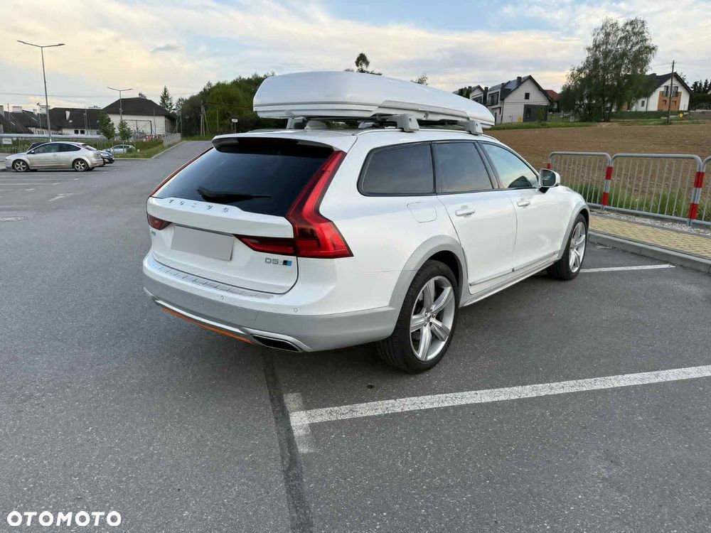 Volvo V90 Cross Country - 9