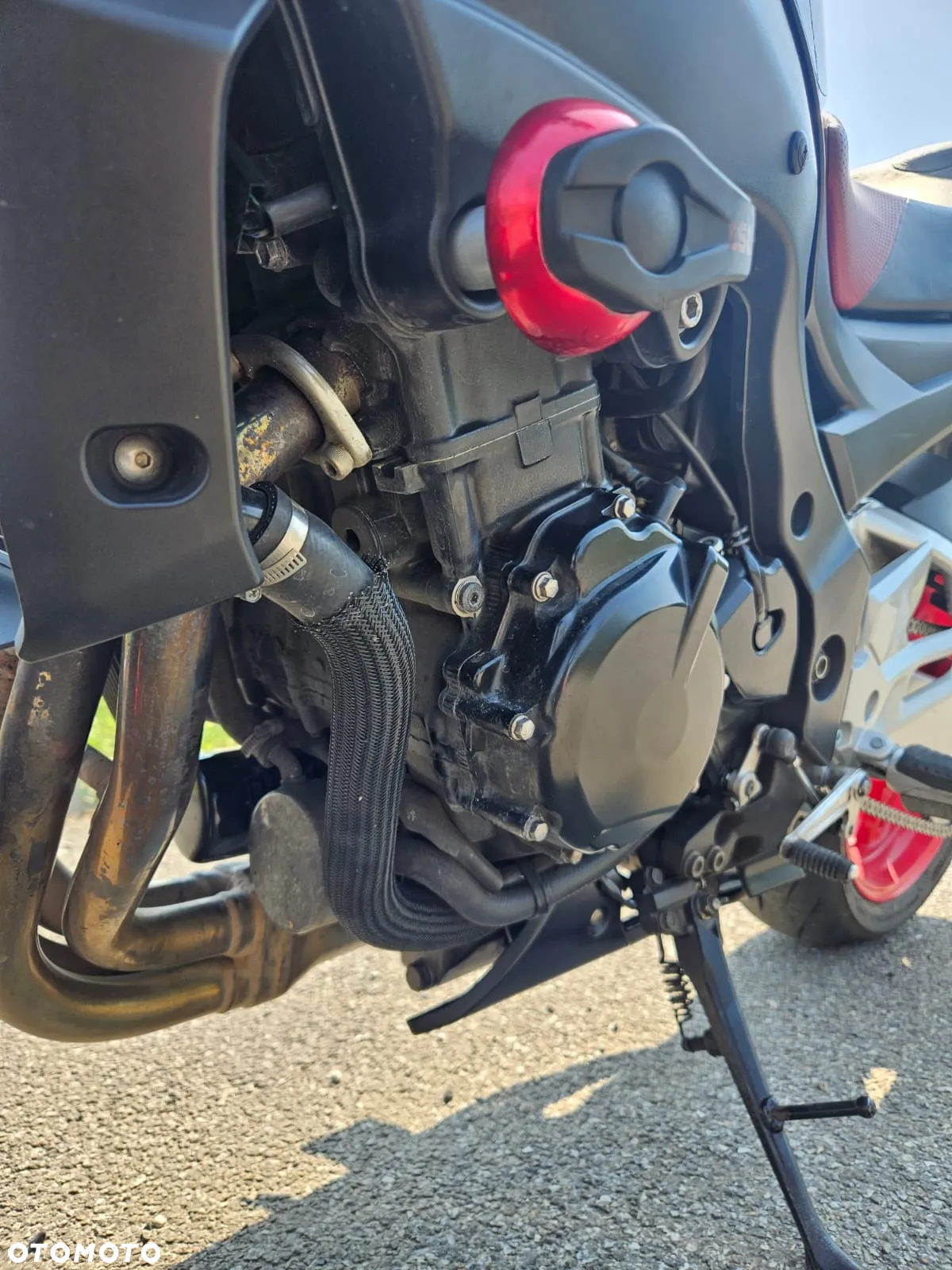 Suzuki GSR - 16