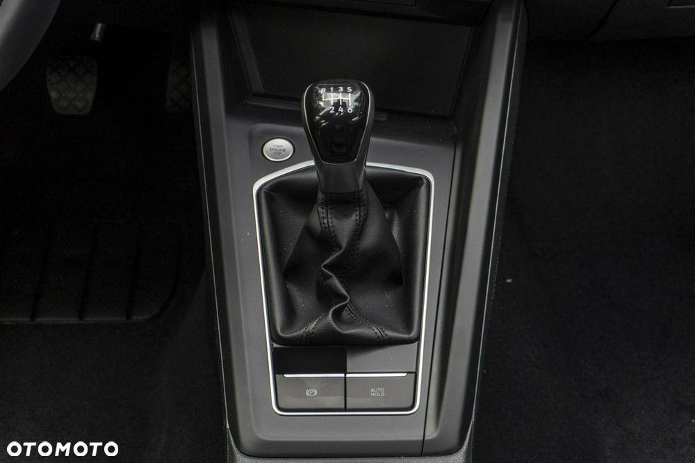 Volkswagen Golf - 24