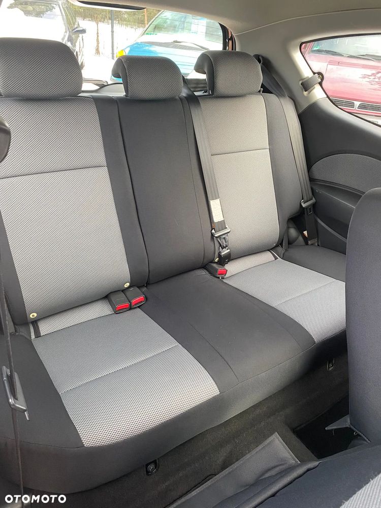 Chevrolet Aveo 1.2 LS - 12