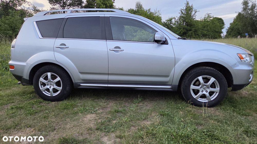 Mitsubishi Outlander - 4