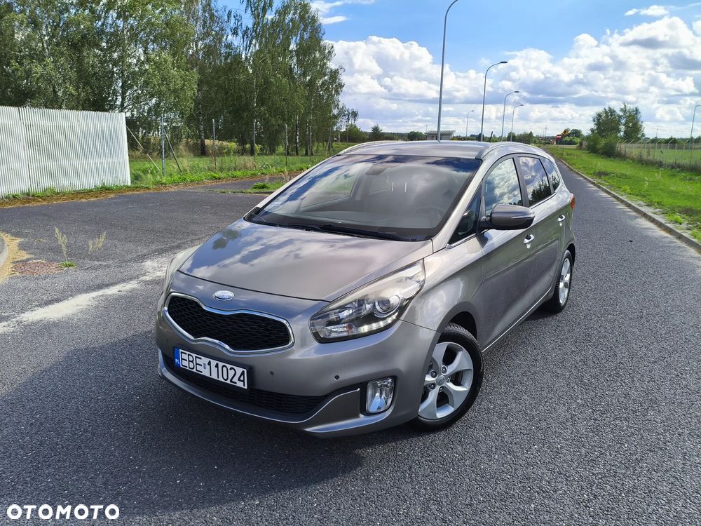 Kia Carens - 1