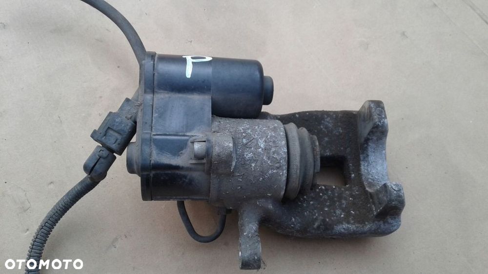 Zacisk hamulcowy prawy tył vw passat b6 R32 - 1