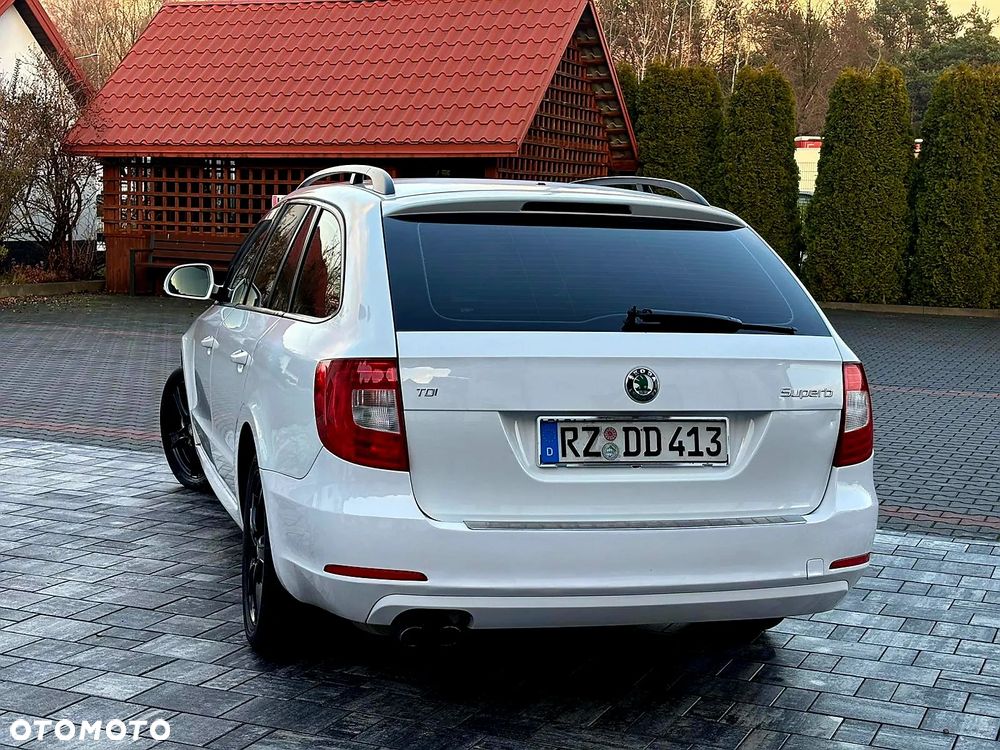 Skoda Superb 2.0 TDI Exclusive - 4