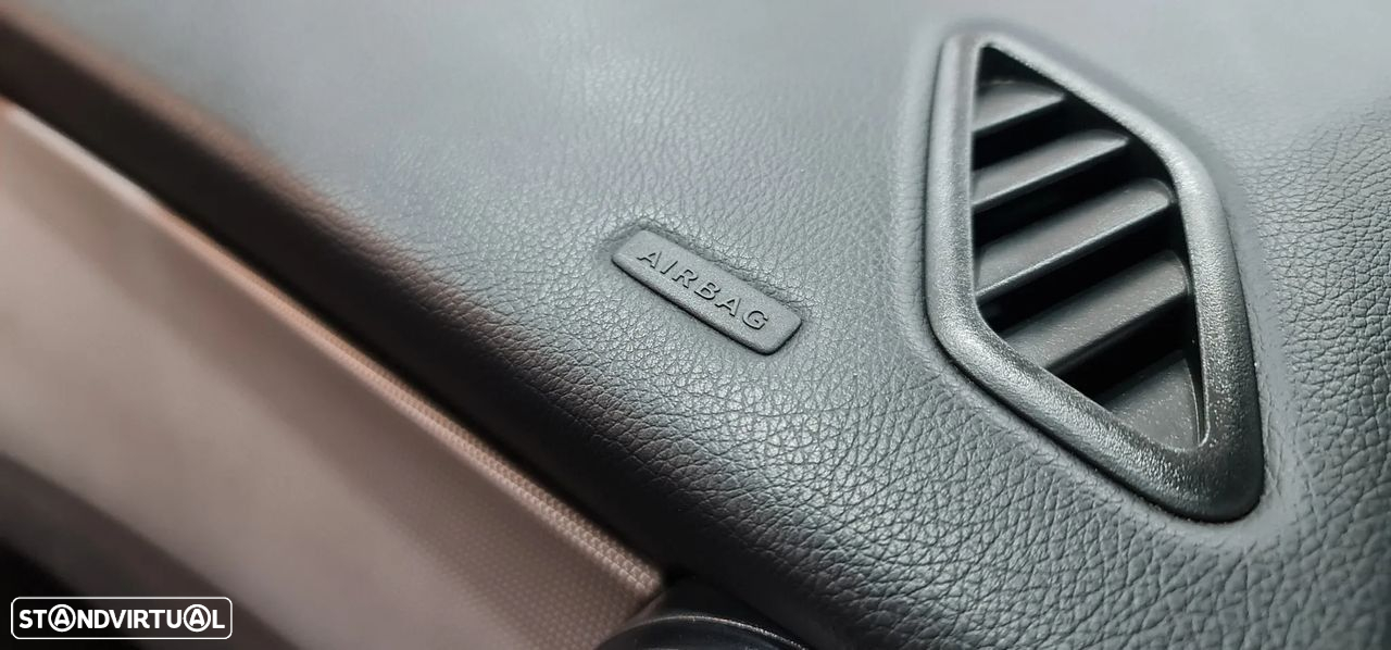 Mercedes-Benz CLA 180 - 48