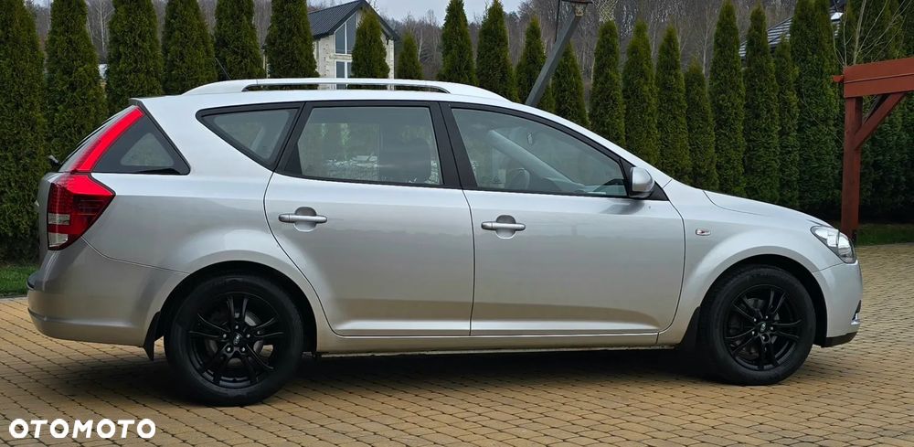 Kia Ceed - 9