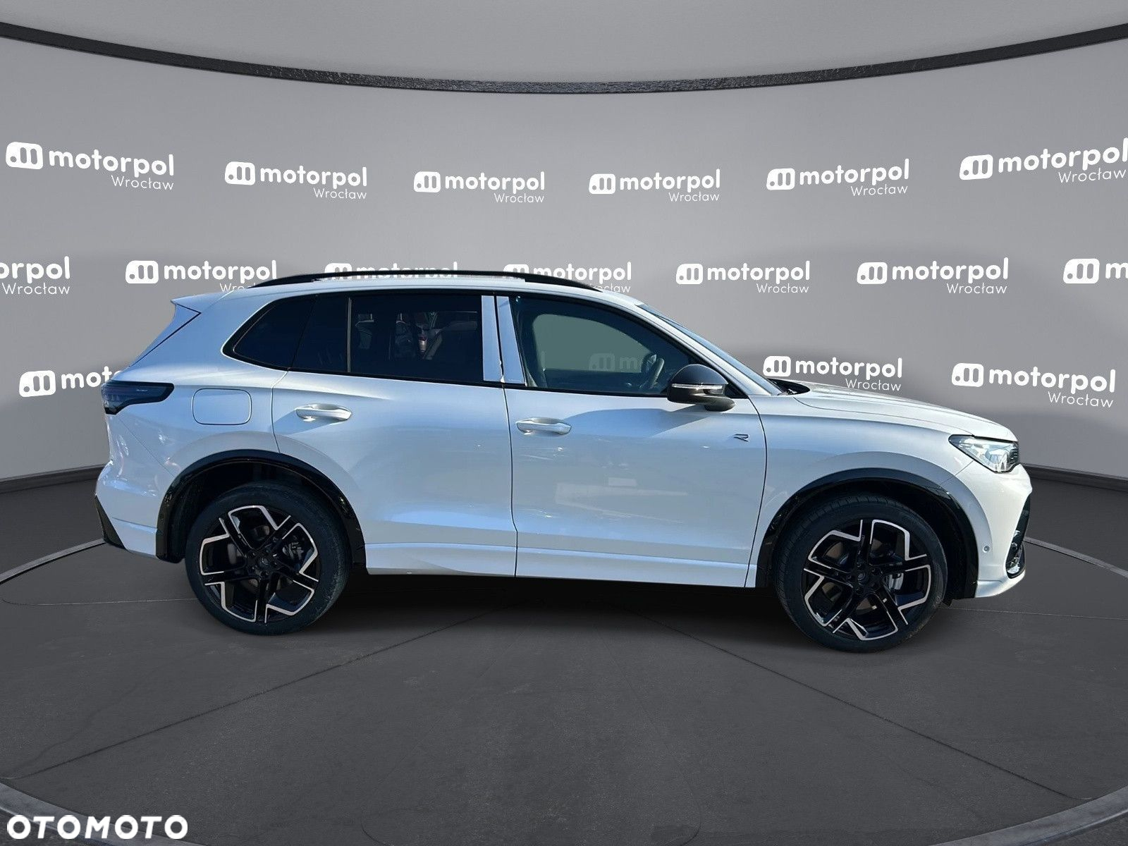 Volkswagen Tiguan - 9