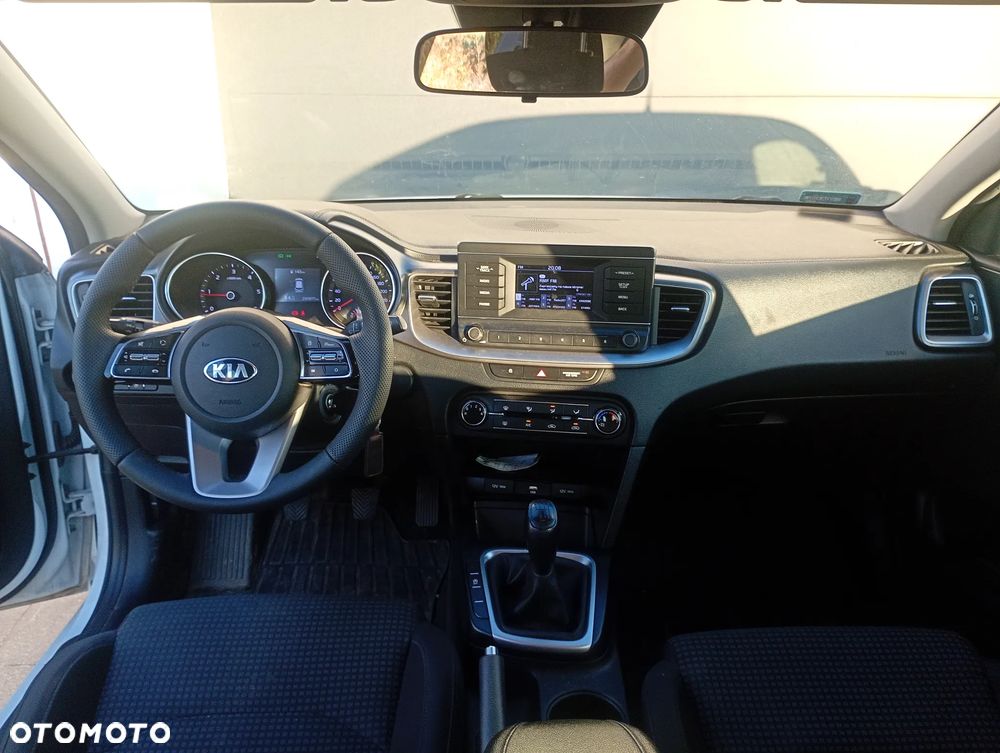 Kia Ceed 1.6 CRDi SCR M - 24
