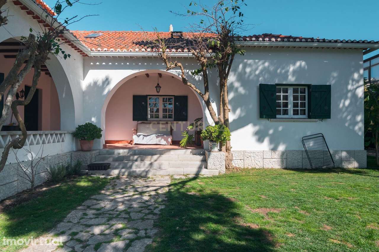 Moradia com charme | Junto ao Mar | 644m2 Terreno | Costa da Caparica - Grande imagem: 3/28