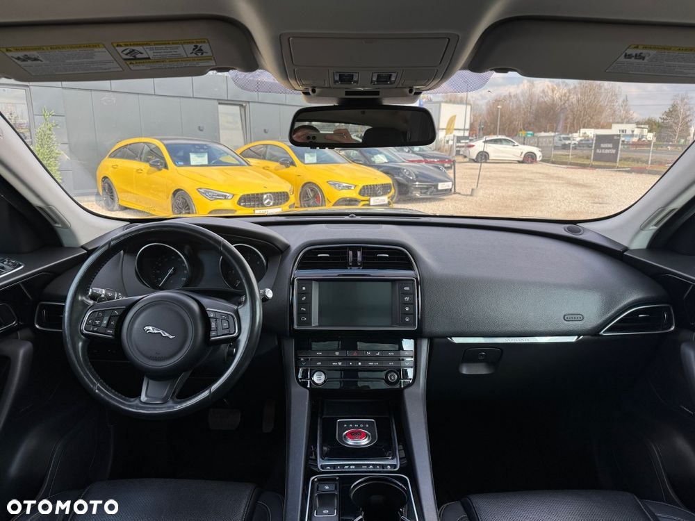 Jaguar F-Pace 20d AWD Prestige - 12