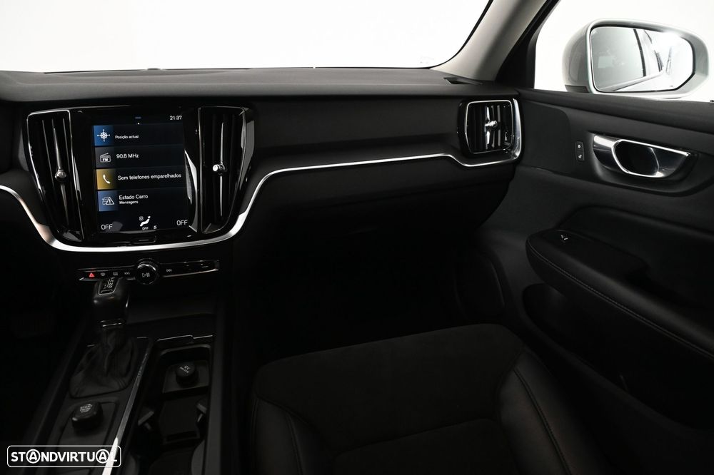 Volvo V60 2.0 D3 Momentum Geartronic - 18