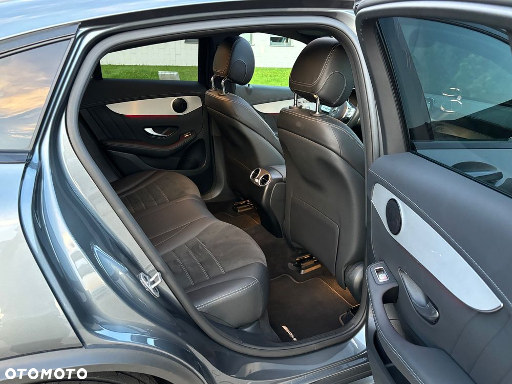 Mercedes-Benz GLC 300 e 4Matic 9G-TRONIC AMG Line - 20