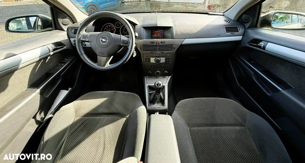 Opel Astra 1.6i Enjoy - 11