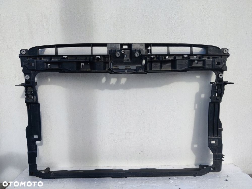 Pas przedni VW Golf 7