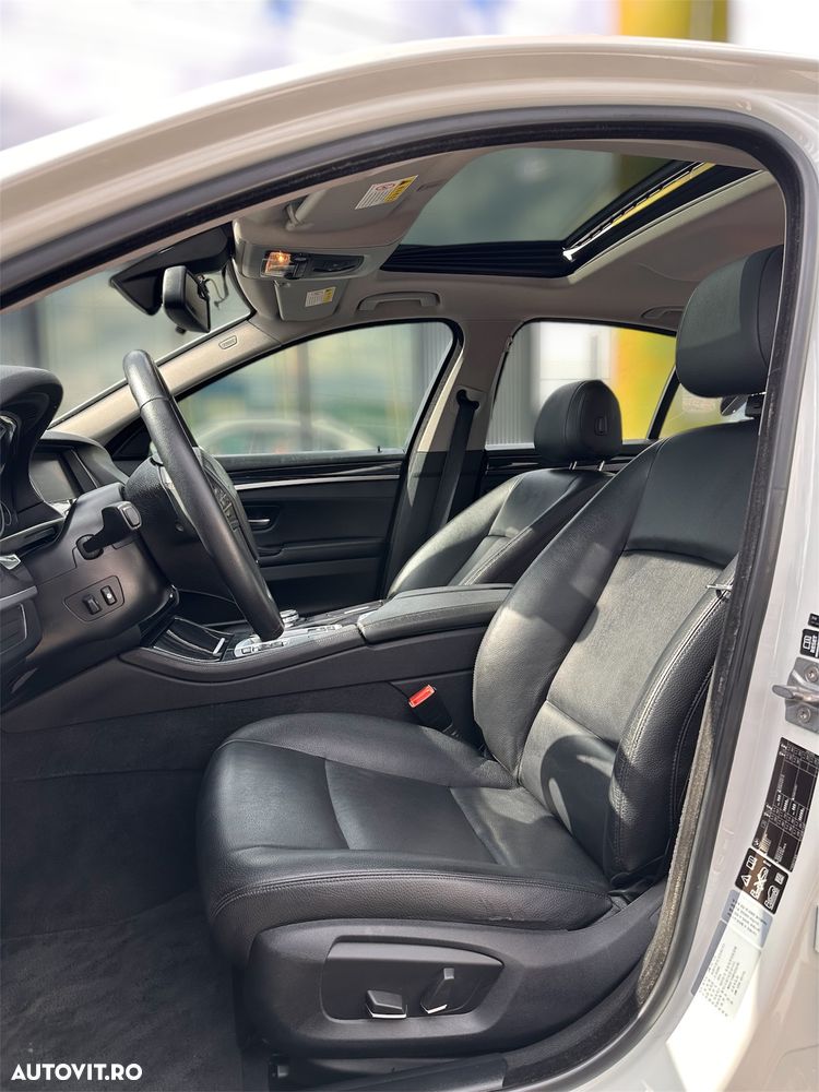 BMW Seria 5 520d xDrive Aut. Luxury Line - 7