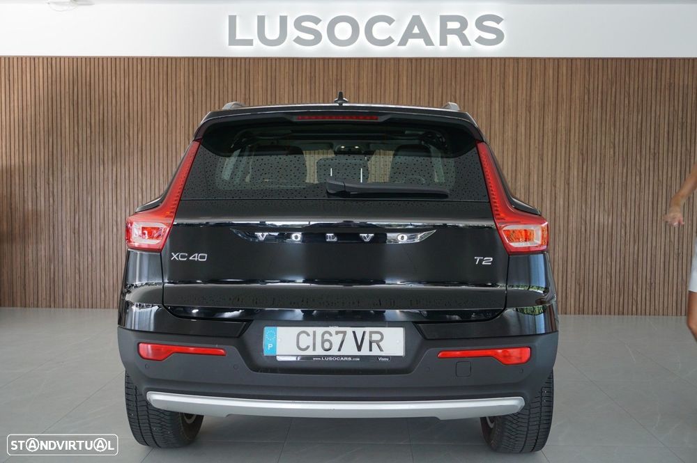 Volvo XC 40 T2 Momentum Pro - 40