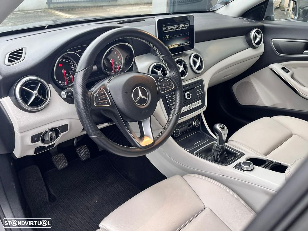Mercedes-Benz CLA 200 CDI Urban - 39