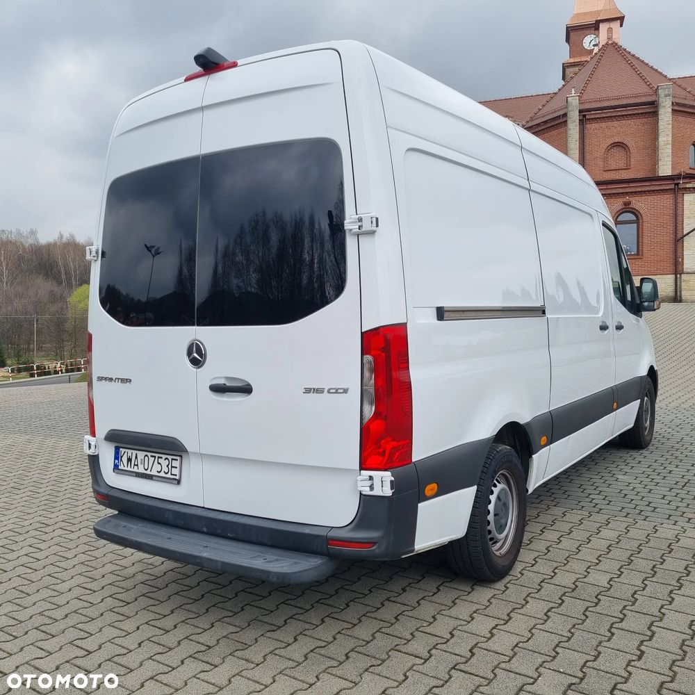 Mercedes-Benz Sprinter - 6