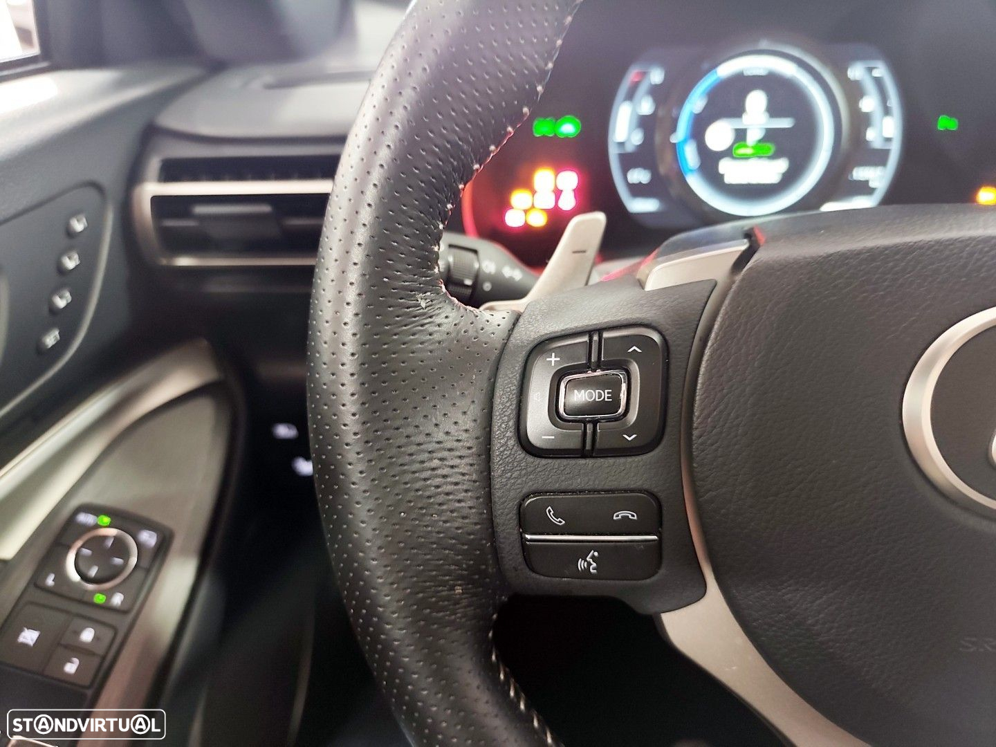 Lexus RC 300h F Sport+ - 20