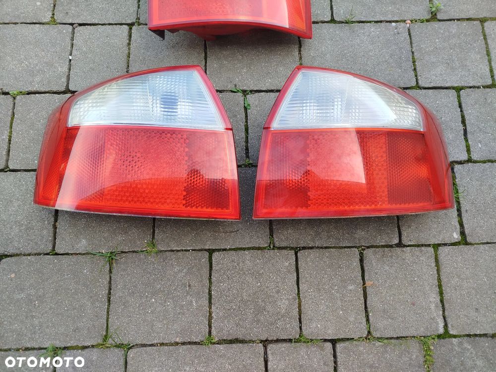 Audi A4 B6 sedan lampa tylna lewa lub prawa - 2