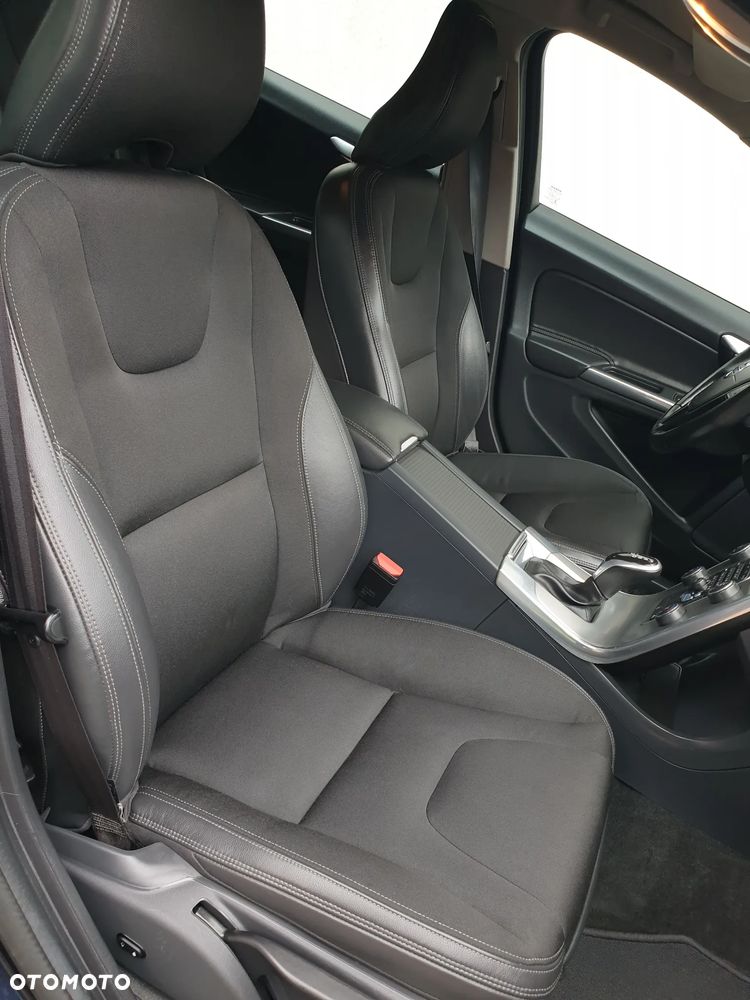 Volvo V60 D3 Geartronic Linje Svart - 33