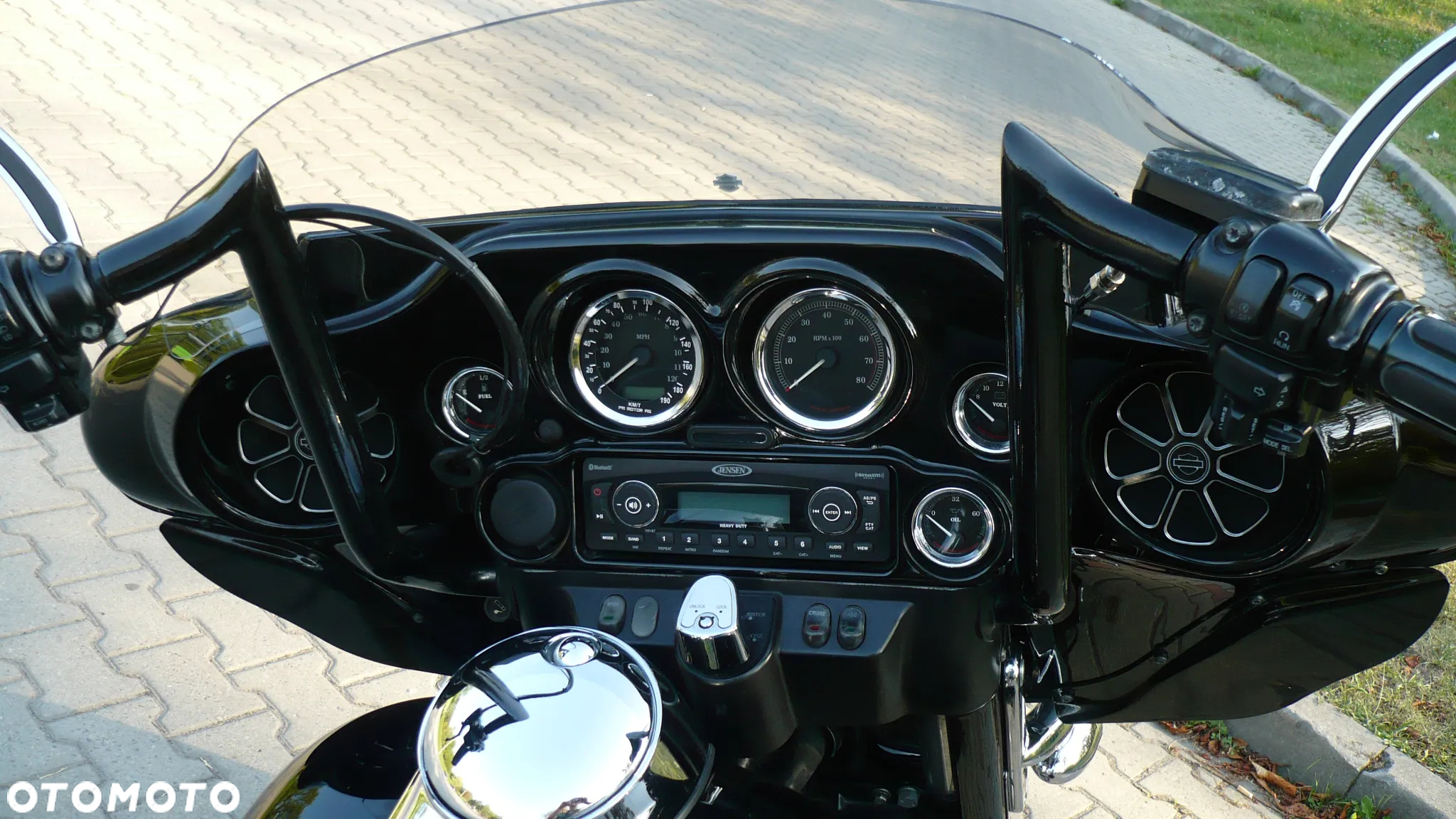 Harley-Davidson FLH Electra Glide - 16