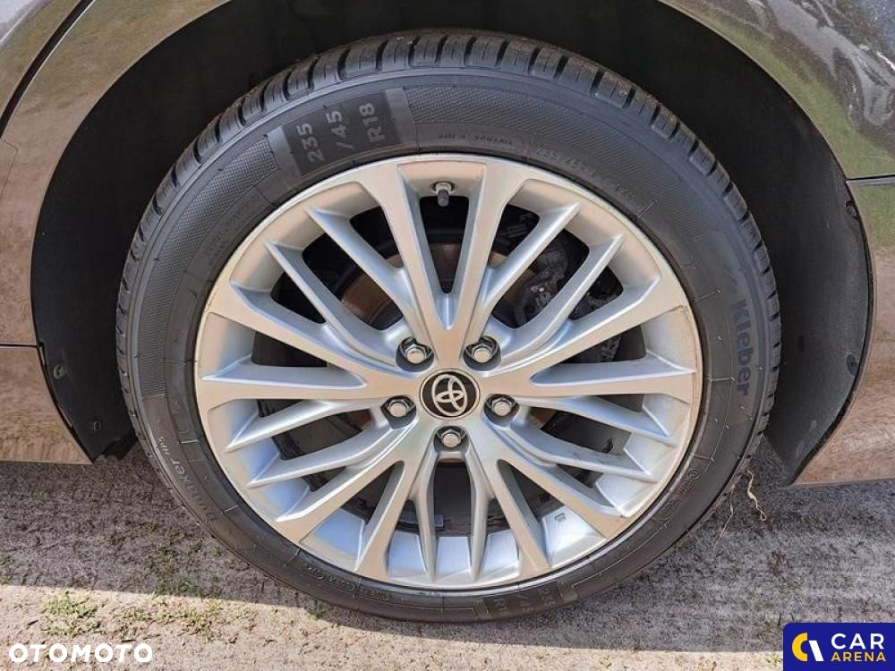 Toyota Camry - 13