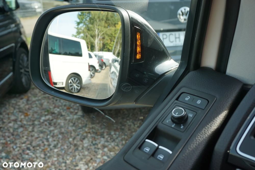 Volkswagen Multivan - 19