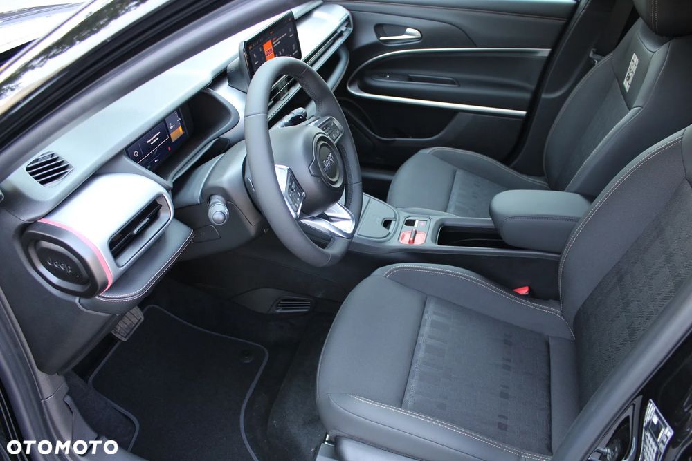 Jeep Avenger 1.2 T3 mHEV 85th Anniversary eDCT6 - 9