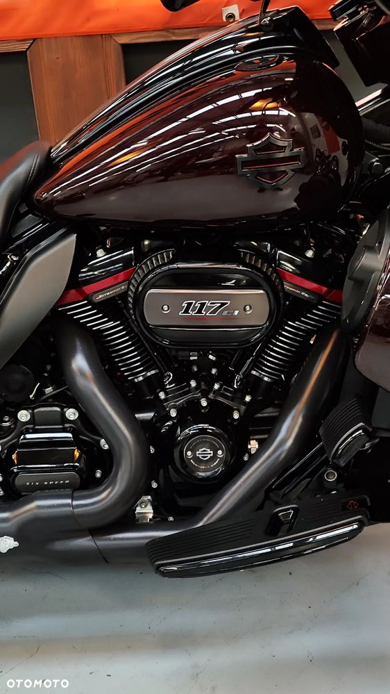 Harley-Davidson CVO Street Glide - 32