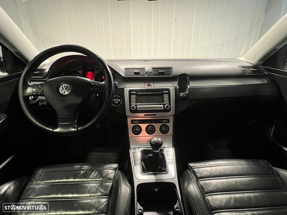 VW Passat Variant 2.0 TDi Sportline - 4