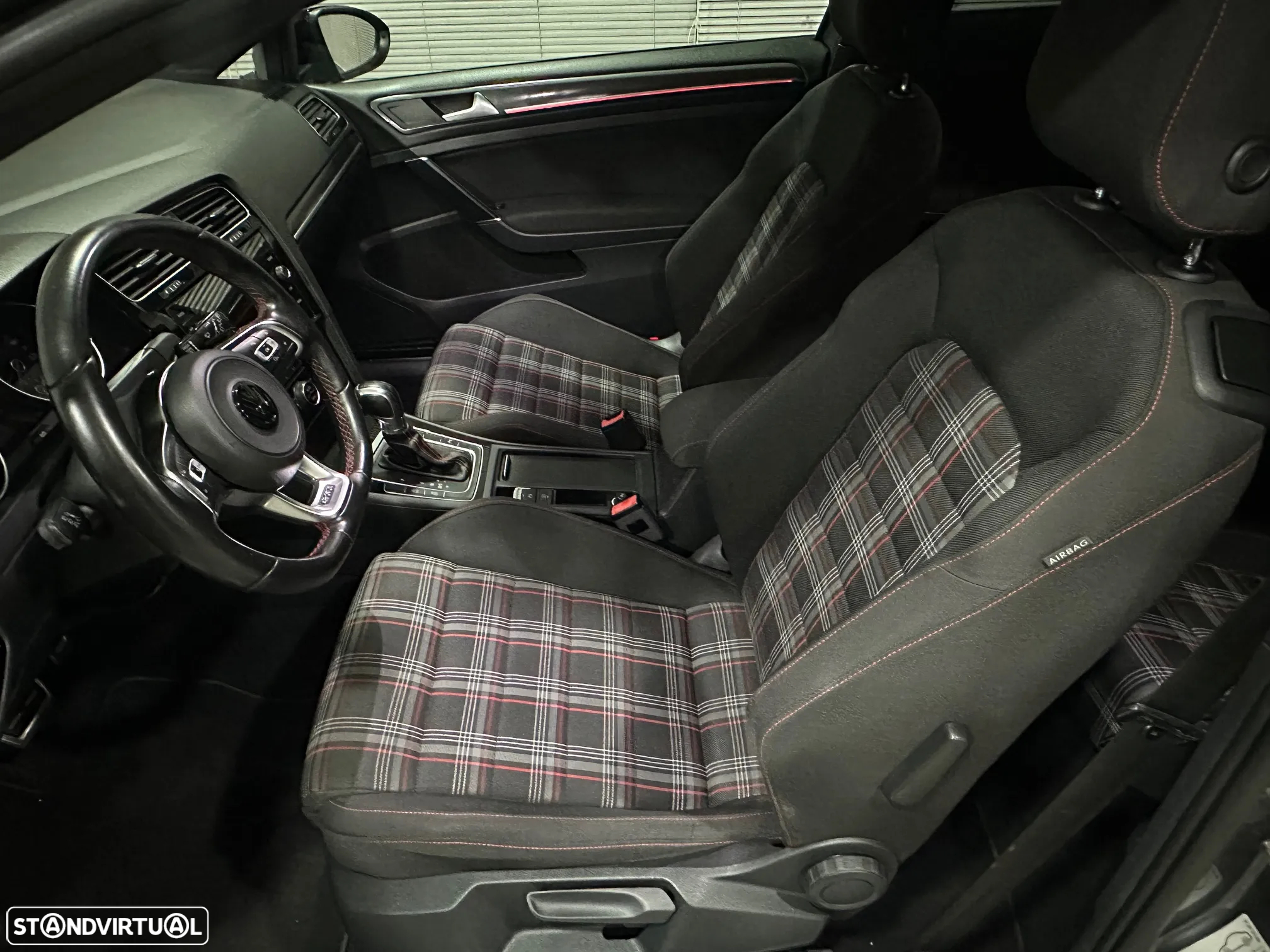 VW Golf 2.0 TSi GTi DSG Performance - 25