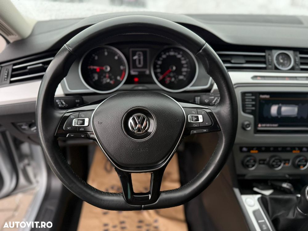 Volkswagen Passat 2.0 TDI (BlueMotion Technology) Highline - 18