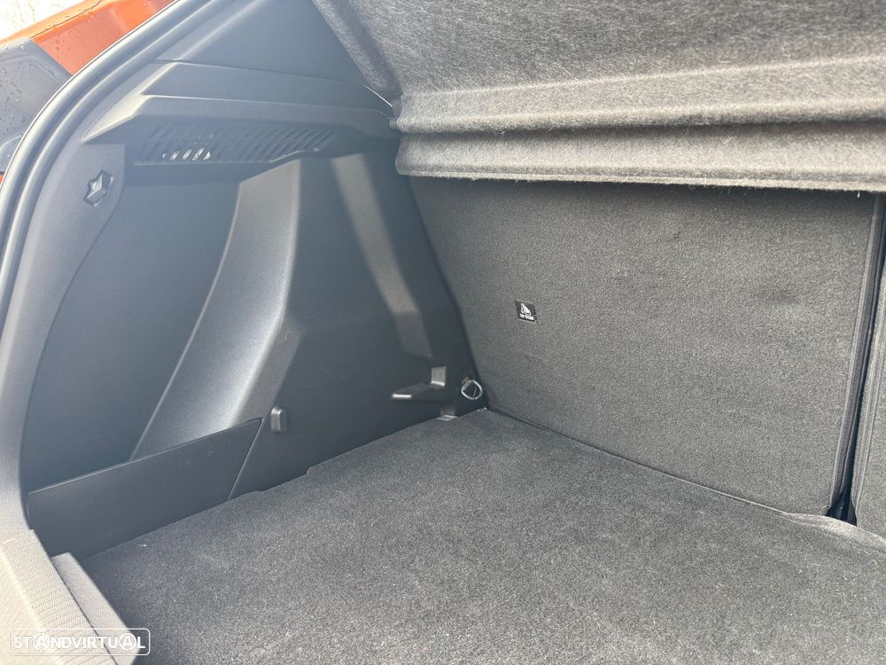 Peugeot 2008 1.2 PureTech Allure Pack - 16