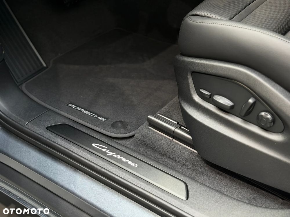 Porsche Cayenne Black Edition - 20