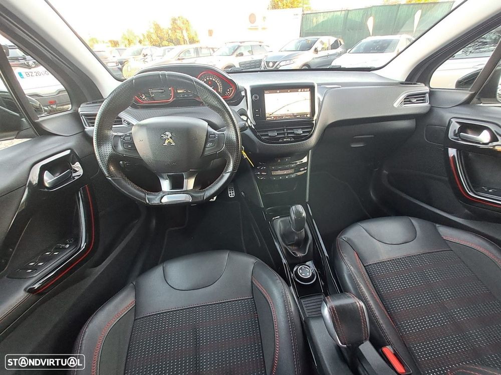 Peugeot 2008 1.2 PureTech GT Line - 15