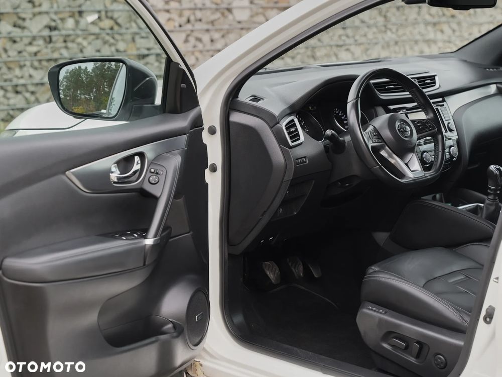 Nissan Qashqai 1.6 DIG-T TEKNA+ - 11